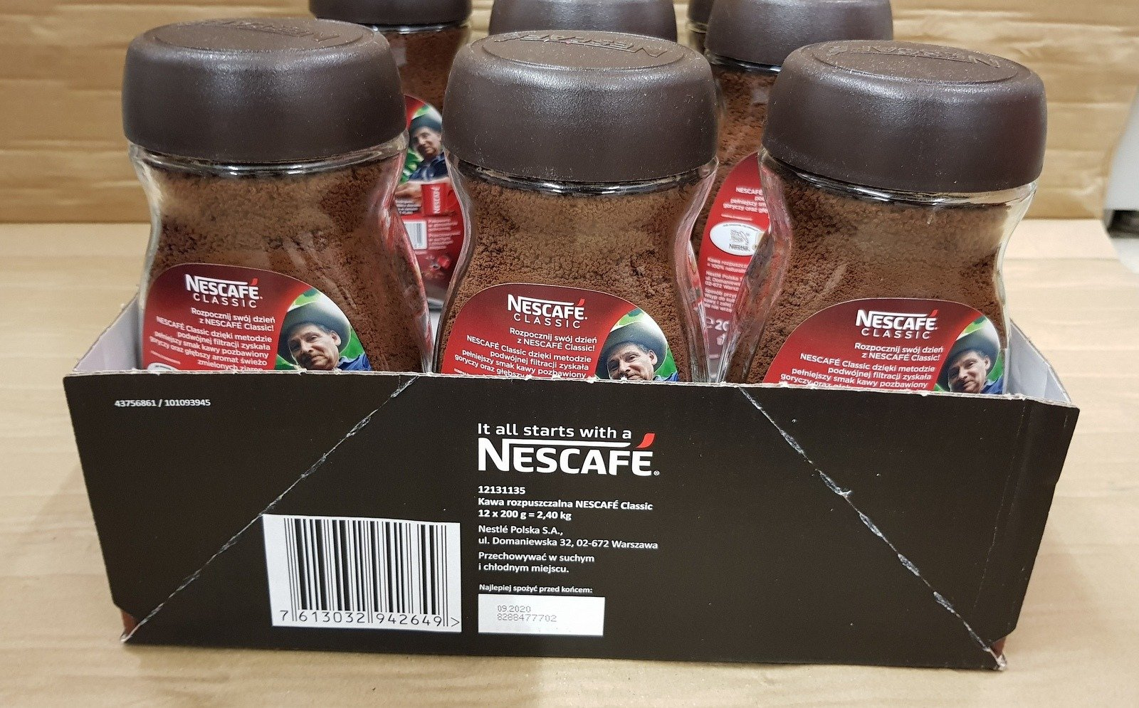 Instant Coffee Nescafe Classic 200g HOT BEVERAGES \ COFFEE \ Nescafe